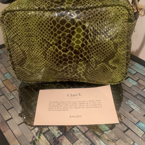 Clara. V Midi Sac Snake Embossed Leather Crossbody Bag
CLARE V. - Picture 13 of 14